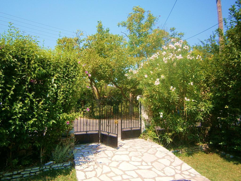 Villa Frias Asprogerakata Habitación foto