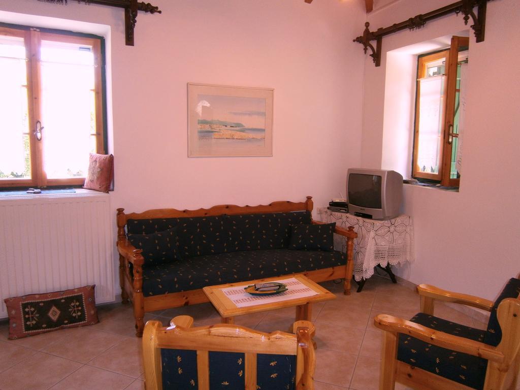 Villa Frias Asprogerakata Habitación foto