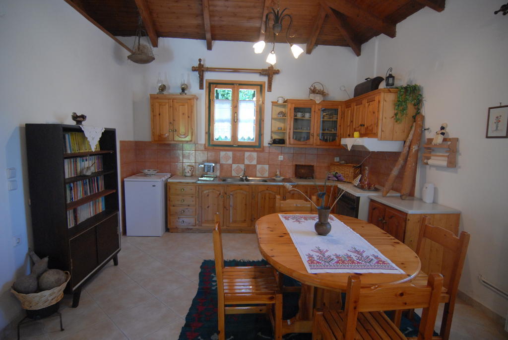 Villa Frias Asprogerakata Habitación foto
